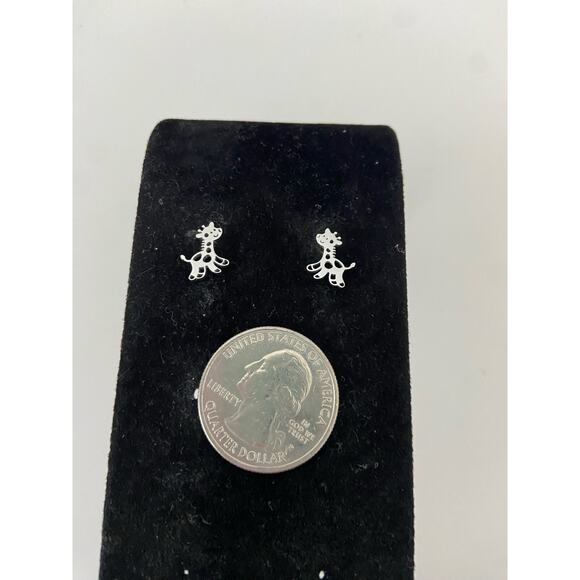 Giraffe stud earrings - Picture 3 of 3